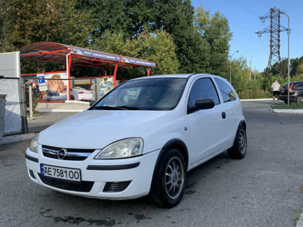Опель Корса 2004 у Дніпро (Дніпропетровську) на Automoto.ua Білий Опель Корса, об'ємом двигуна 1.3 л та пробігом 300 тис. км за 2800 $, фото 1 на Automoto.ua