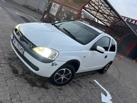 Белый Опель Корса, объемом двигателя 1.2 л и пробегом 199 тыс. км за 1550 $, фото 1 на Automoto.ua