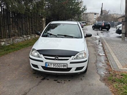Білий Опель Корса, об'ємом двигуна 1.23 л та пробігом 196 тис. км за 2600 $, фото 1 на Automoto.ua