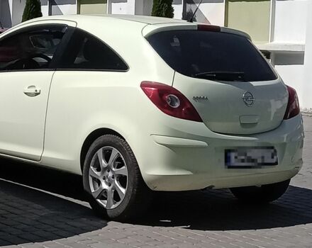 Белый Опель Корса, объемом двигателя 1.3 л и пробегом 290 тыс. км за 2500 $, фото 1 на Automoto.ua