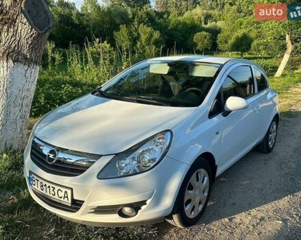 Белый Опель Корса, объемом двигателя 1.23 л и пробегом 152 тыс. км за 5100 $, фото 1 на Automoto.ua