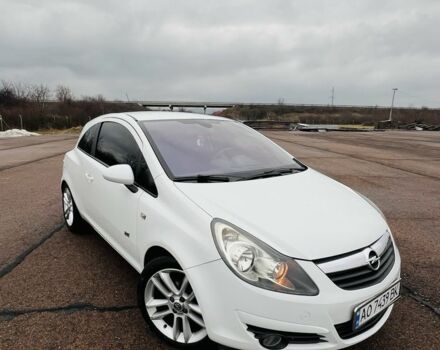 Белый Опель Корса, объемом двигателя 1.4 л и пробегом 125 тыс. км за 6000 $, фото 1 на Automoto.ua