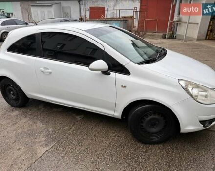 Белый Опель Корса, объемом двигателя 1.23 л и пробегом 129 тыс. км за 5200 $, фото 1 на Automoto.ua