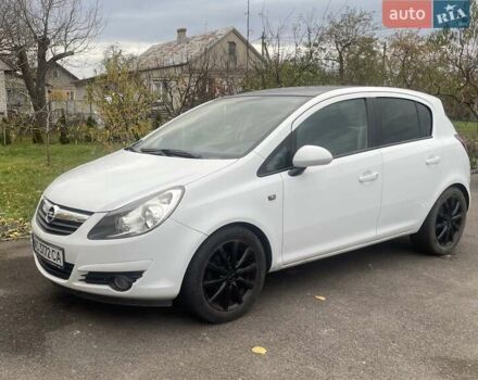 Белый Опель Корса, объемом двигателя 1.4 л и пробегом 150 тыс. км за 6500 $, фото 1 на Automoto.ua