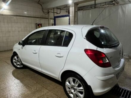 Белый Опель Корса, объемом двигателя 1.25 л и пробегом 235 тыс. км за 4750 $, фото 1 на Automoto.ua