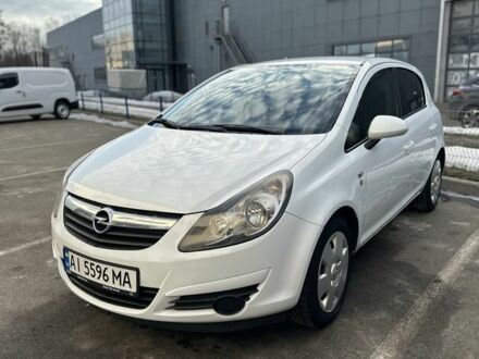 Белый Опель Корса, объемом двигателя 1.3 л и пробегом 263 тыс. км за 5100 $, фото 1 на Automoto.ua