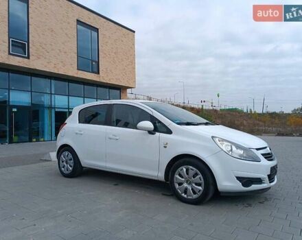 Белый Опель Корса, объемом двигателя 1.3 л и пробегом 207 тыс. км за 5500 $, фото 1 на Automoto.ua