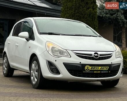 Белый Опель Корса, объемом двигателя 1.23 л и пробегом 95 тыс. км за 7700 $, фото 1 на Automoto.ua