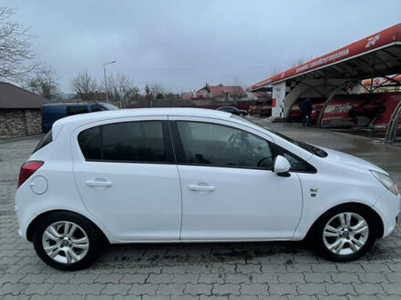 Белый Опель Корса, объемом двигателя 1.3 л и пробегом 280 тыс. км за 4500 $, фото 1 на Automoto.ua