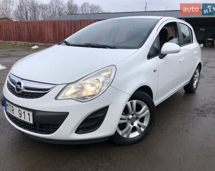 Белый Опель Корса, объемом двигателя 1.23 л и пробегом 88 тыс. км за 5900 $, фото 1 на Automoto.ua