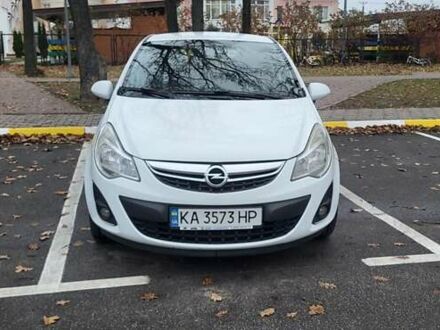 Белый Опель Корса, объемом двигателя 1.23 л и пробегом 126 тыс. км за 5600 $, фото 1 на Automoto.ua