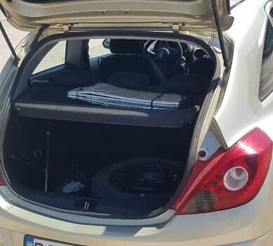 Бежевый Опель Корса, объемом двигателя 1 л и пробегом 200 тыс. км за 3700 $, фото 7 на Automoto.ua