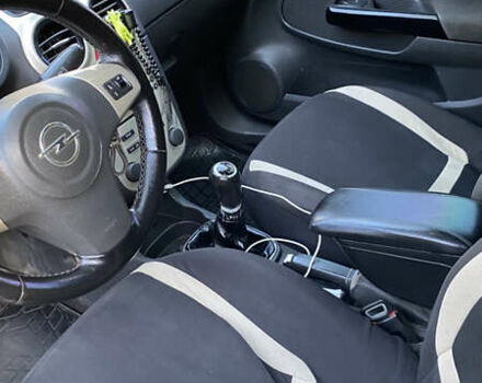 Бежевый Опель Корса, объемом двигателя 1.4 л и пробегом 300 тыс. км за 4000 $, фото 7 на Automoto.ua