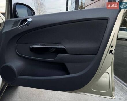 Бежевый Опель Корса, объемом двигателя 1.23 л и пробегом 142 тыс. км за 5300 $, фото 34 на Automoto.ua