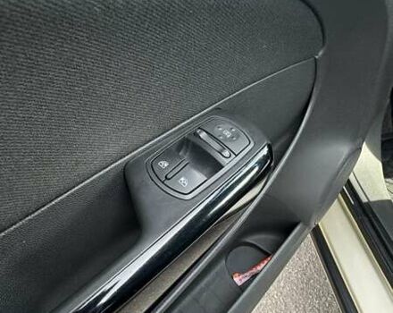 Бежевий Опель Корса, об'ємом двигуна 1.23 л та пробігом 197 тис. км за 5000 $, фото 2 на Automoto.ua