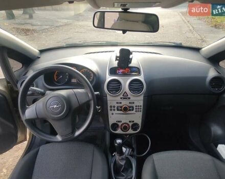 Бежевий Опель Корса, об'ємом двигуна 1.23 л та пробігом 170 тис. км за 4200 $, фото 8 на Automoto.ua