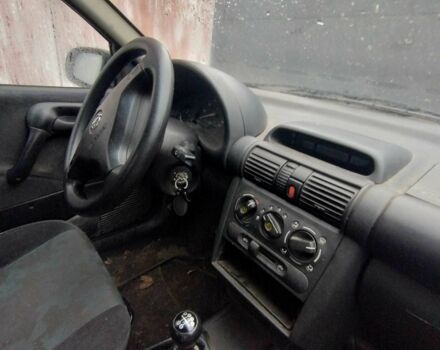 Черный Опель Корса, объемом двигателя 1 л и пробегом 1000 тыс. км за 1100 $, фото 7 на Automoto.ua