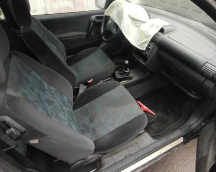 Черный Опель Корса, объемом двигателя 1 л и пробегом 1000 тыс. км за 1100 $, фото 8 на Automoto.ua