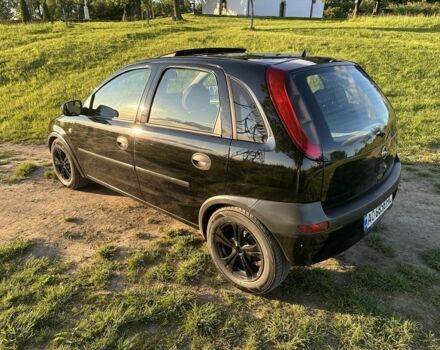 Черный Опель Корса, объемом двигателя 1.7 л и пробегом 340 тыс. км за 3000 $, фото 5 на Automoto.ua