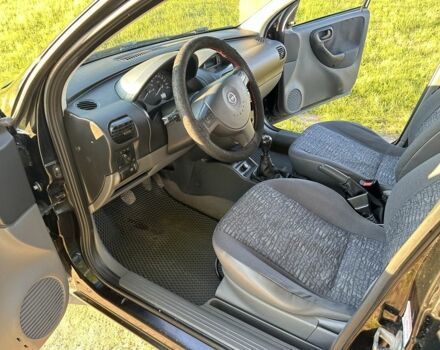 Черный Опель Корса, объемом двигателя 1.7 л и пробегом 340 тыс. км за 3000 $, фото 11 на Automoto.ua