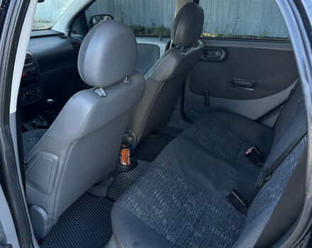 Чорний Опель Корса, об'ємом двигуна 1.69 л та пробігом 300 тис. км за 2900 $, фото 6 на Automoto.ua