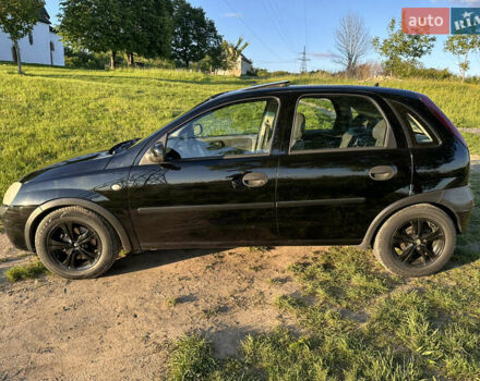 Черный Опель Корса, объемом двигателя 1.7 л и пробегом 340 тыс. км за 3500 $, фото 6 на Automoto.ua