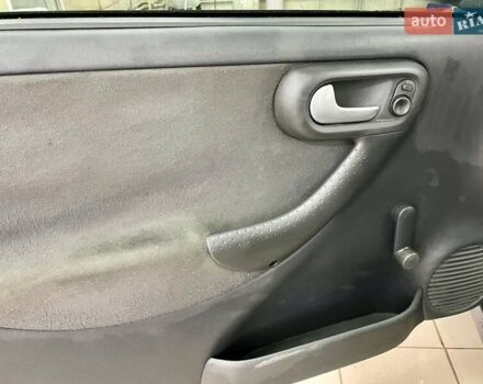 Черный Опель Корса, объемом двигателя 0.97 л и пробегом 260 тыс. км за 2999 $, фото 21 на Automoto.ua