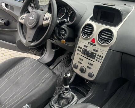 Черный Опель Корса, объемом двигателя 1.2 л и пробегом 210 тыс. км за 3200 $, фото 22 на Automoto.ua