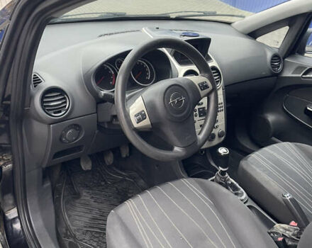 Черный Опель Корса, объемом двигателя 1.2 л и пробегом 210 тыс. км за 3200 $, фото 14 на Automoto.ua