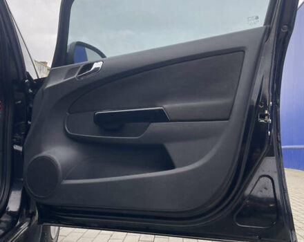 Черный Опель Корса, объемом двигателя 1.2 л и пробегом 210 тыс. км за 3200 $, фото 21 на Automoto.ua