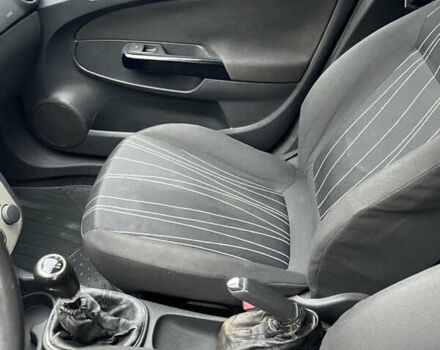 Черный Опель Корса, объемом двигателя 1.2 л и пробегом 210 тыс. км за 3200 $, фото 17 на Automoto.ua