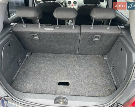 Черный Опель Корса, объемом двигателя 1.2 л и пробегом 210 тыс. км за 3200 $, фото 24 на Automoto.ua