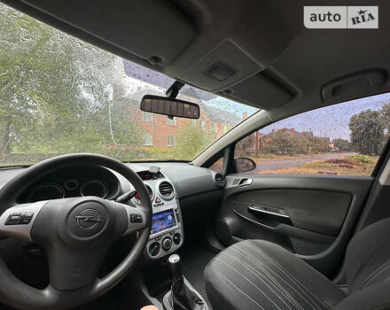 Черный Опель Корса, объемом двигателя 1.2 л и пробегом 139 тыс. км за 3999 $, фото 7 на Automoto.ua