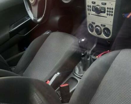 Опель Корса 2009 у Тернополі на Automoto.ua Чорний Опель Корса, об'ємом двигуна 1.23 л та пробігом 190 тис. км за 3400 $, фото 15 на Automoto.ua