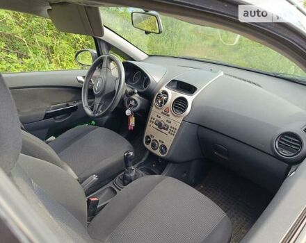 Черный Опель Корса, объемом двигателя 1.3 л и пробегом 233 тыс. км за 3599 $, фото 12 на Automoto.ua