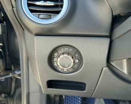 Опель Корса 2009 в Кривом Роге на Automoto.ua Черный Опель Корса, объемом двигателя 1.36 л и пробегом 264 тыс. км за 3990 $, фото 8 на Automoto.ua