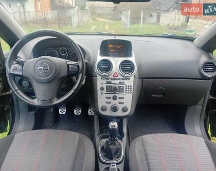 Опель Корса 2009 у Збараже на Automoto.ua Чорний Опель Корса, об'ємом двигуна 1.4 л та пробігом 180 тис. км за 4500 $, фото 3 на Automoto.ua