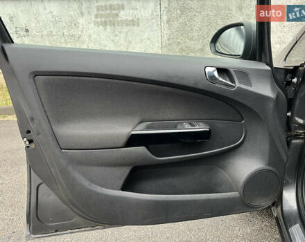 Чорний Опель Корса, об'ємом двигуна 1.25 л та пробігом 205 тис. км за 5399 $, фото 7 на Automoto.ua