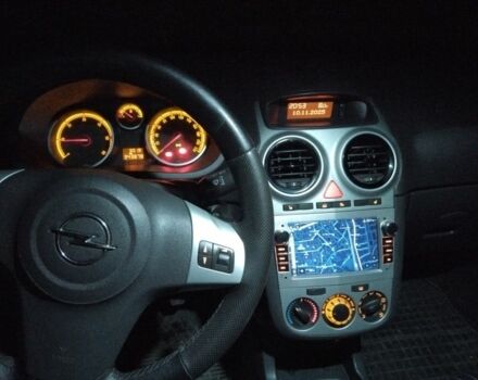 Черный Опель Корса, объемом двигателя 1.3 л и пробегом 343 тыс. км за 2700 $, фото 2 на Automoto.ua