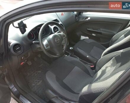 Черный Опель Корса, объемом двигателя 1.3 л и пробегом 255 тыс. км за 5000 $, фото 9 на Automoto.ua