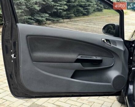 Черный Опель Корса, объемом двигателя 1.25 л и пробегом 134 тыс. км за 3900 $, фото 13 на Automoto.ua