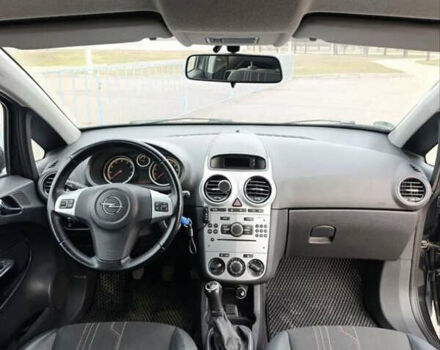 Черный Опель Корса, объемом двигателя 1.4 л и пробегом 210 тыс. км за 5550 $, фото 6 на Automoto.ua