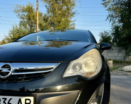Черный Опель Корса, объемом двигателя 1.4 л и пробегом 210 тыс. км за 5550 $, фото 2 на Automoto.ua