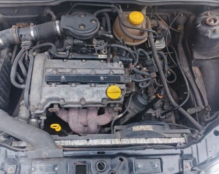 Черный Опель Корса, объемом двигателя 1.2 л и пробегом 234 тыс. км за 2200 $, фото 6 на Automoto.ua