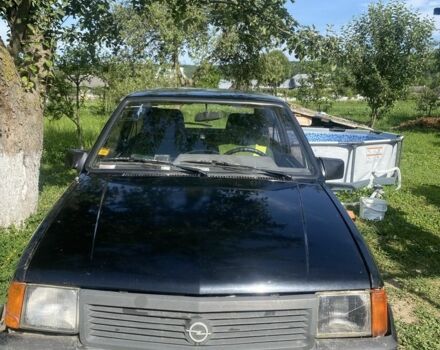 Черный Опель Корса, объемом двигателя 1.2 л и пробегом 886 тыс. км за 300 $, фото 1 на Automoto.ua