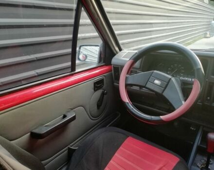 Красный Опель Корса, объемом двигателя 1 л и пробегом 1000 тыс. км за 544 $, фото 5 на Automoto.ua