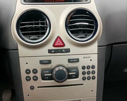 Красный Опель Корса, объемом двигателя 1.23 л и пробегом 270 тыс. км за 3300 $, фото 10 на Automoto.ua