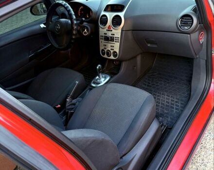 Красный Опель Корса, объемом двигателя 1.2 л и пробегом 147 тыс. км за 4950 $, фото 5 на Automoto.ua