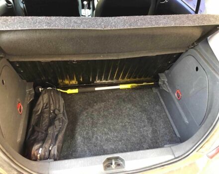 Красный Опель Корса, объемом двигателя 1.2 л и пробегом 85 тыс. км за 250000 $, фото 6 на Automoto.ua