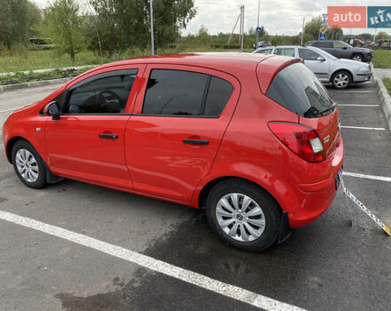 Красный Опель Корса, объемом двигателя 1 л и пробегом 220 тыс. км за 4000 $, фото 5 на Automoto.ua